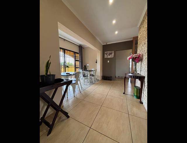 340M² GUESTHOUSE FOR SALE IN RUSTENBURG RURAL